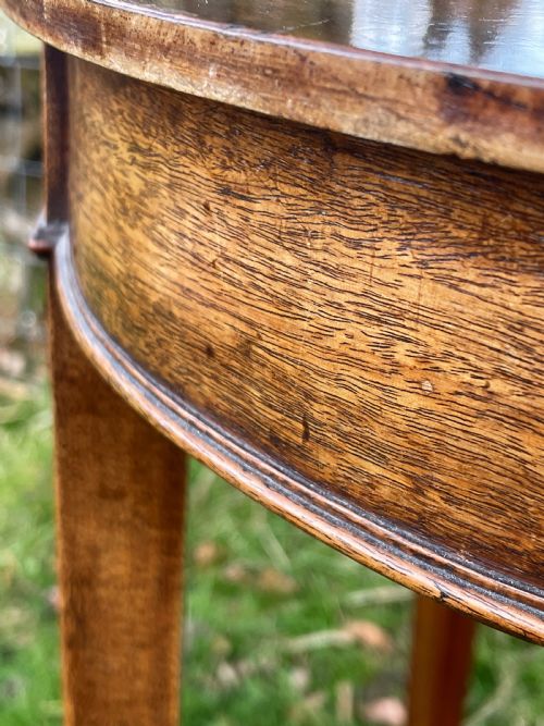 A LATE GEORGE III FLAME MAHOGANY OVAL OCCASIONAL TABLE - ADDITIONAL PHOTO 3