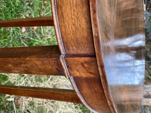 A LATE GEORGE III FLAME MAHOGANY OVAL OCCASIONAL TABLE - ADDITIONAL PHOTO 5