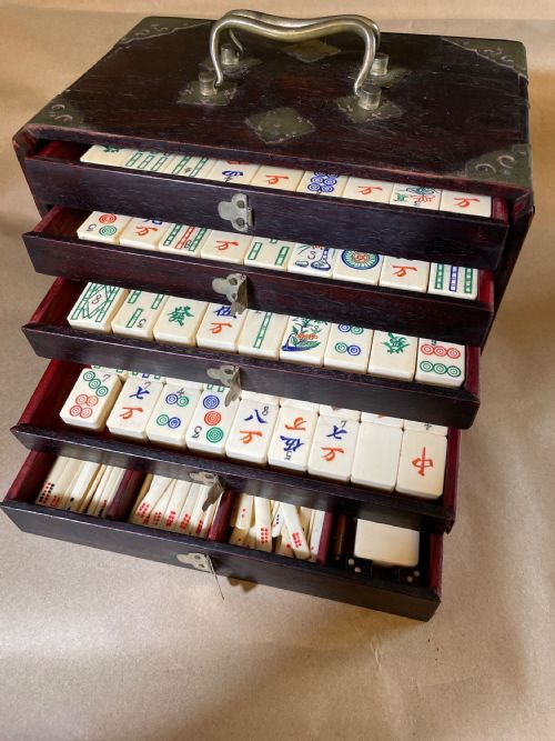 CHINESE HUALI WOOD MAHJONG SET C1900 - ADDITIONAL PHOTO 1