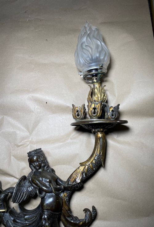 A LARGE 19TH CENTURY BRONZE PARCEL GILT FIGURAL WALL LIGHT - ADDITIONAL PHOTO 16