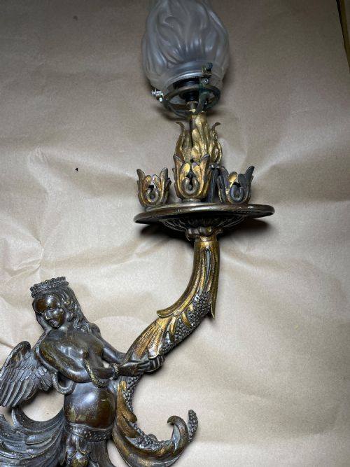 A LARGE 19TH CENTURY BRONZE PARCEL GILT FIGURAL WALL LIGHT - ADDITIONAL PHOTO 13
