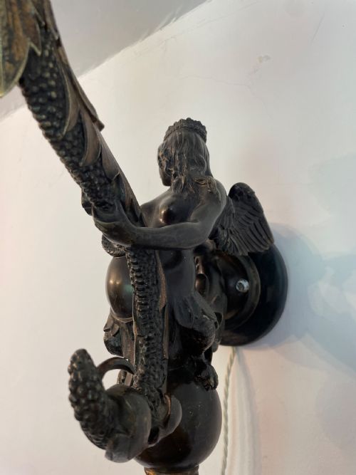 A LARGE 19TH CENTURY BRONZE PARCEL GILT FIGURAL WALL LIGHT - ADDITIONAL PHOTO 18