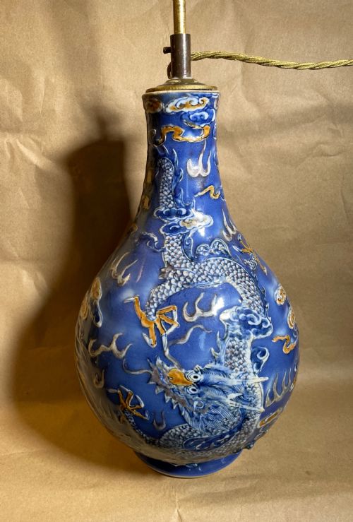 19TH C CHINESE BOTTLE VASE DECORATED WITH DRAGONS - ADDITIONAL PHOTO 3