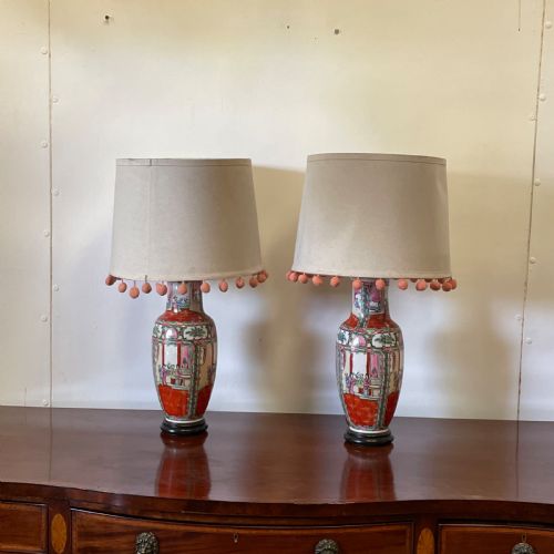 DECORATIVE PAIR OF CHINESE FAMILLE ROSE LAMPS C 1930 - ADDITIONAL PHOTO 5