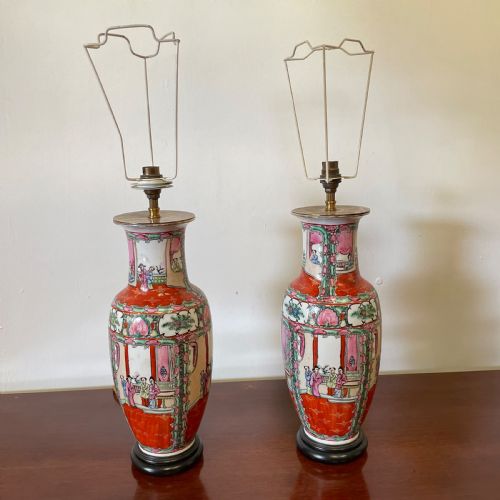 DECORATIVE PAIR OF CHINESE FAMILLE ROSE LAMPS C 1930 - ADDITIONAL PHOTO 7