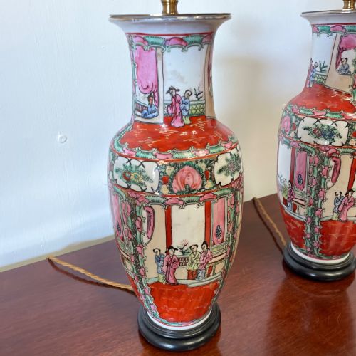 DECORATIVE PAIR OF CHINESE FAMILLE ROSE LAMPS C 1930 - ADDITIONAL PHOTO 9