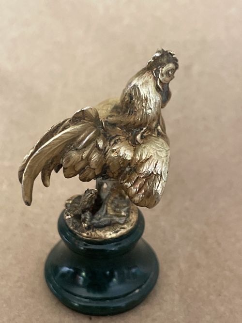 19TH C FRENCH SILVER GILT NOVELTY DESK SEAL IN THE FORM OF A COCKEREL BONNE CHANCE - ADDITIONAL PHOTO 2