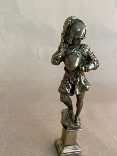 ANTIQUE BRONZE WAX DESK SEALMODELLED AS A KNIGHT - ADDITIONAL PHOTO 1