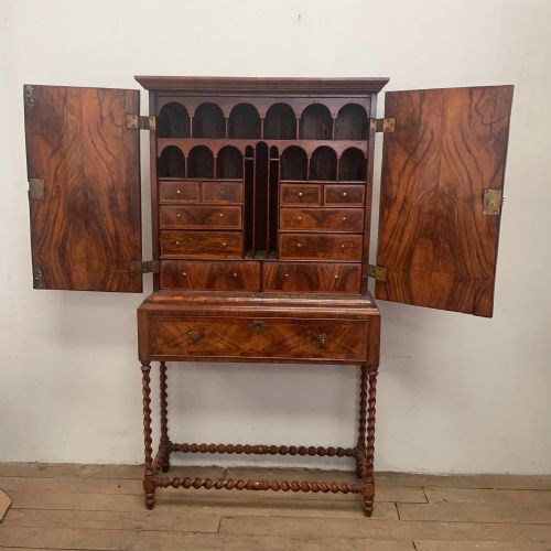 EARLY 18TH C WALNUT CABINET ON STAND - ADDITIONAL PHOTO 2