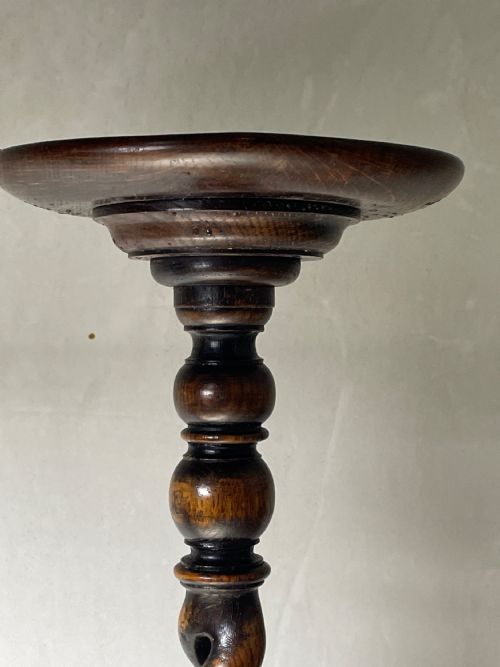 17TH STYLE OAK CANDLE STAND - ADDITIONAL PHOTO 3
