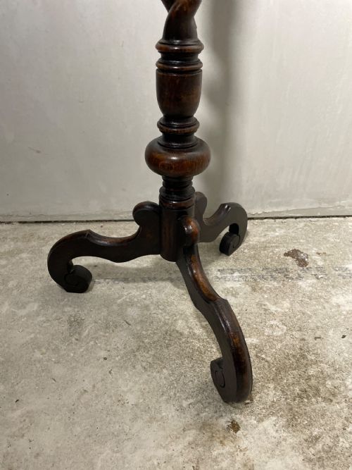 17TH STYLE OAK CANDLE STAND - ADDITIONAL PHOTO 6