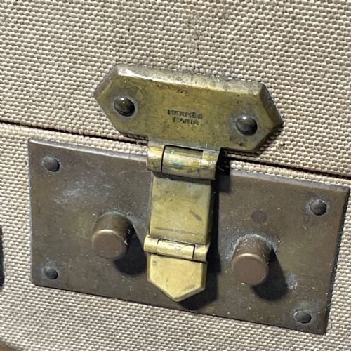 AN ART DECO HERMES SUITCASE DATING FROM THE 1920S - ADDITIONAL PHOTO 4
