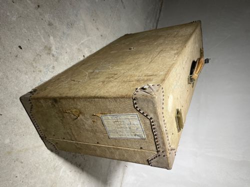 AN ART DECO HERMES SUITCASE DATING FROM THE 1920S - ADDITIONAL PHOTO 11