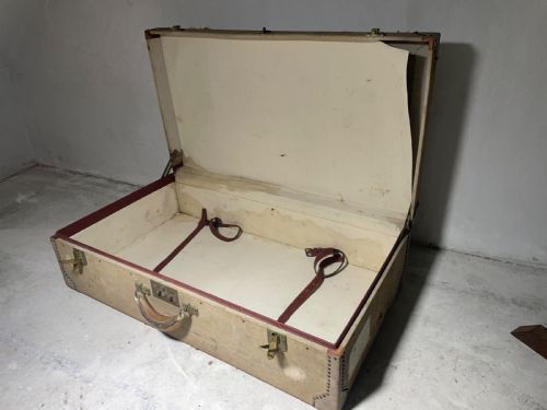 AN ART DECO HERMES SUITCASE DATING FROM THE 1920S - ADDITIONAL PHOTO 13