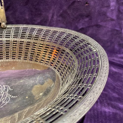 SUPERB GEORGE III PIERCED SILVER BASKET BY PHILIP FREEMAN LONDON 1779 - ADDITIONAL PHOTO 4