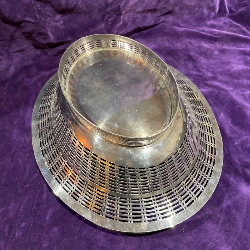 SUPERB GEORGE III PIERCED SILVER BASKET BY PHILIP FREEMAN LONDON 1779 - ADDITIONAL PHOTO 5