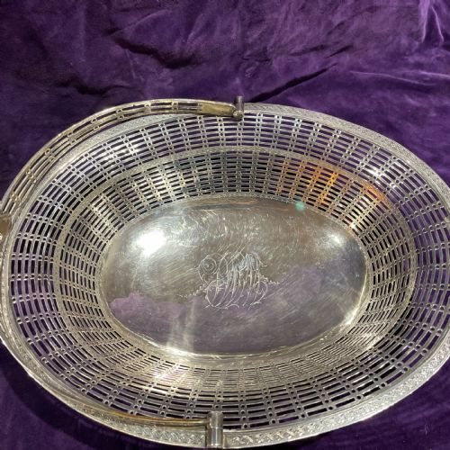 SUPERB GEORGE III PIERCED SILVER BASKET BY PHILIP FREEMAN LONDON 1779 - ADDITIONAL PHOTO 8