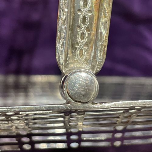 SUPERB GEORGE III PIERCED SILVER BASKET BY PHILIP FREEMAN LONDON 1779 - ADDITIONAL PHOTO 10