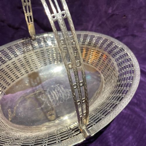 SUPERB GEORGE III PIERCED SILVER BASKET BY PHILIP FREEMAN LONDON 1779 - ADDITIONAL PHOTO 13