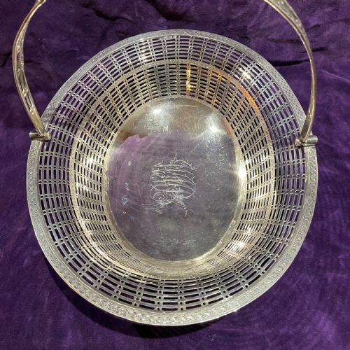 SUPERB GEORGE III PIERCED SILVER BASKET BY PHILIP FREEMAN LONDON 1779 - ADDITIONAL PHOTO 15