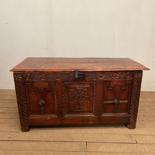 william mary oak coffer - CATEGORY: ANTIQUE CHESTS - DATED BEFORE 1700