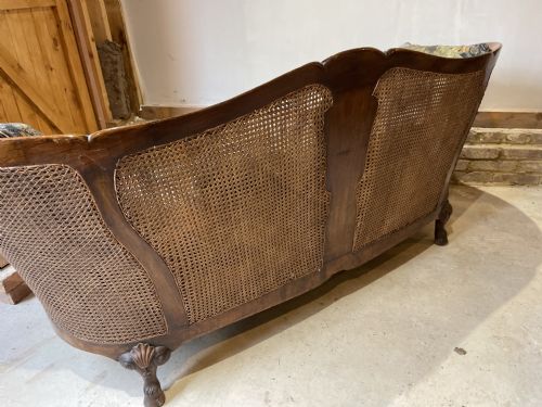 A SUPERB 1920S BURR WALNUT BERGERE SOFA - ADDITIONAL PHOTO 4