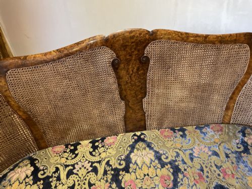A SUPERB 1920S BURR WALNUT BERGERE SOFA - ADDITIONAL PHOTO 7