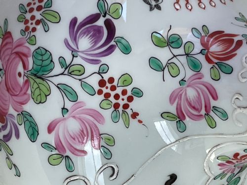 A PAIR OF SAMSON OF PARIS ARMORIAL BOTTLE VASES IN FAMILLE ROSE PALLETTE - ADDITIONAL PHOTO 6
