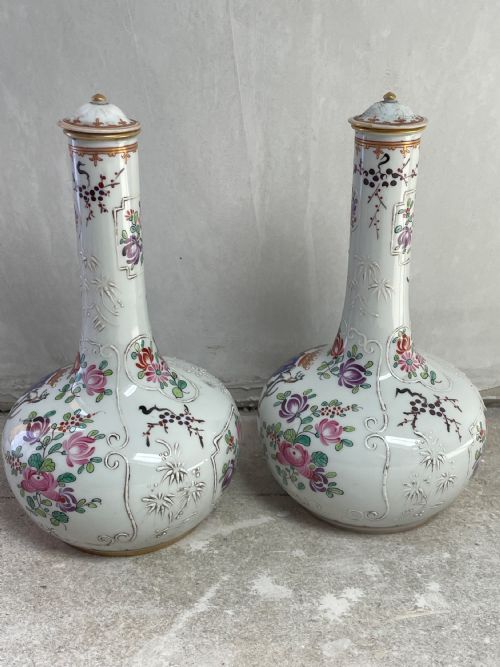 A PAIR OF SAMSON OF PARIS ARMORIAL BOTTLE VASES IN FAMILLE ROSE PALLETTE - ADDITIONAL PHOTO 8