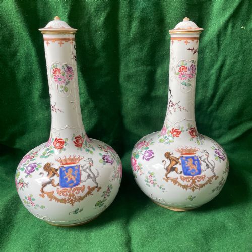 a pair of samson of paris armorial bottle vases in famille rose pallette - CATEGORY: ANTIQUE VASES - DATED 1890