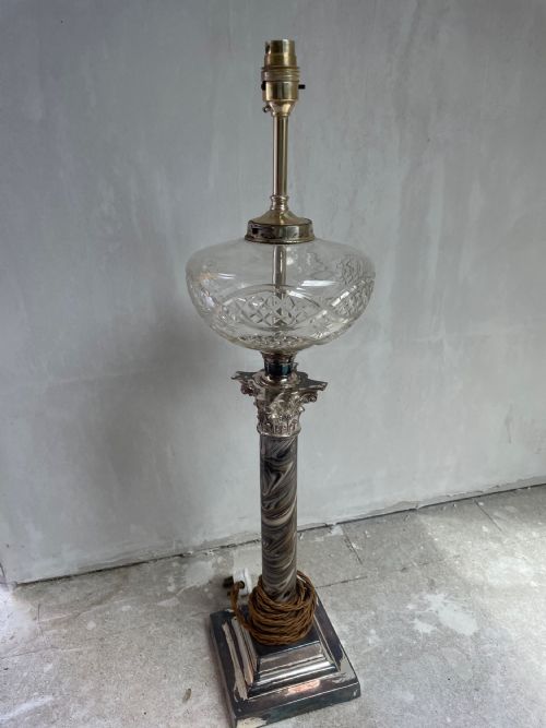 ANTIQUE CORINTHIAN COLUMN TABLE LAMP - ADDITIONAL PHOTO 1