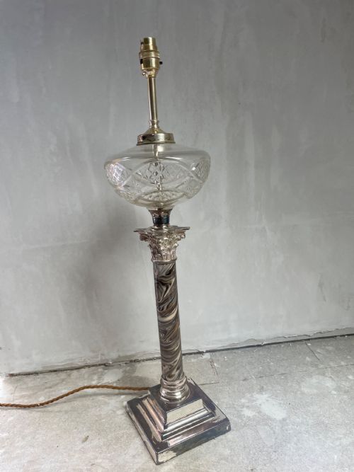 ANTIQUE CORINTHIAN COLUMN TABLE LAMP - ADDITIONAL PHOTO 9