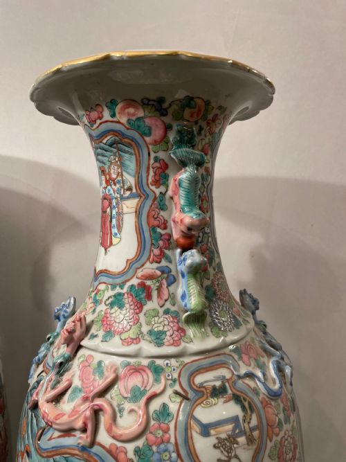 A LARGE IMPRESSIVE PAIR OF CHINESE FAMILLE ROSE VASES - ADDITIONAL PHOTO 9