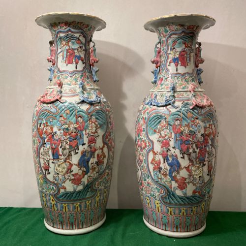 A LARGE IMPRESSIVE PAIR OF CHINESE FAMILLE ROSE VASES - ADDITIONAL PHOTO 2