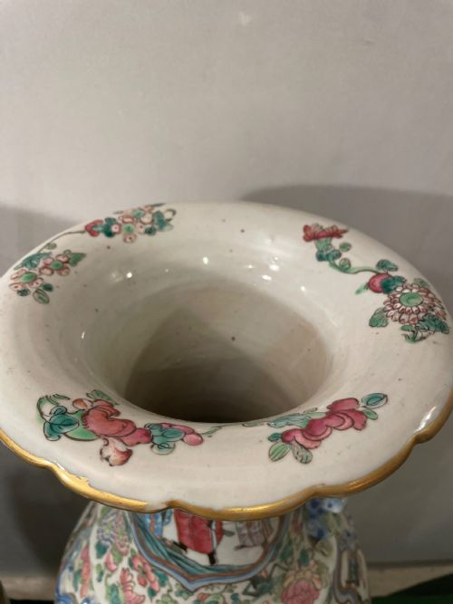 A LARGE IMPRESSIVE PAIR OF CHINESE FAMILLE ROSE VASES - ADDITIONAL PHOTO 18