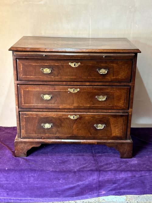 SMALL 18THC WALNUT BACHELORS CHEST - ADDITIONAL PHOTO 10