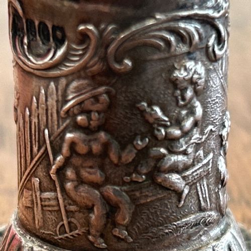 SMALL CONTINENTAL SILVER TANKARD DECORATED WITH CHERUBS HANAU LATE 19TH C - ADDITIONAL PHOTO 4