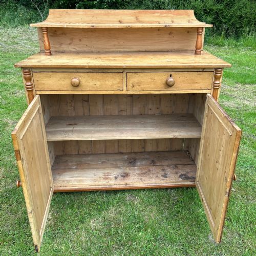 AN EARLY 19TH C PINE CHIFFONIER SIDEBOARD - ADDITIONAL PHOTO 5