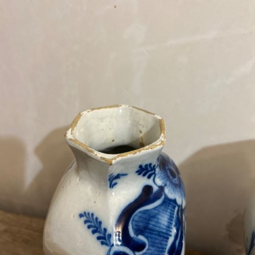 PAIR OF 18THC DELFT VASE FROM THE DE KLAUUW FACTORY - ADDITIONAL PHOTO 8