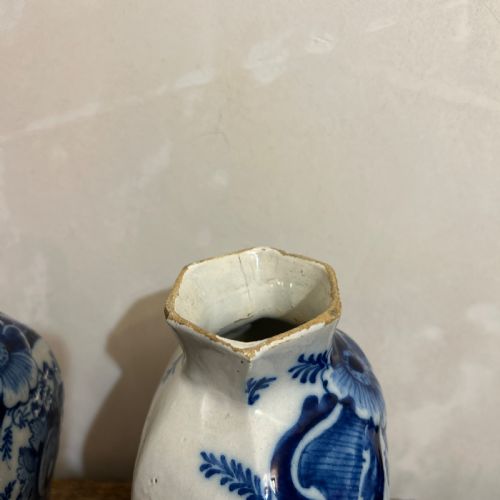 PAIR OF 18THC DELFT VASE FROM THE DE KLAUUW FACTORY - ADDITIONAL PHOTO 12