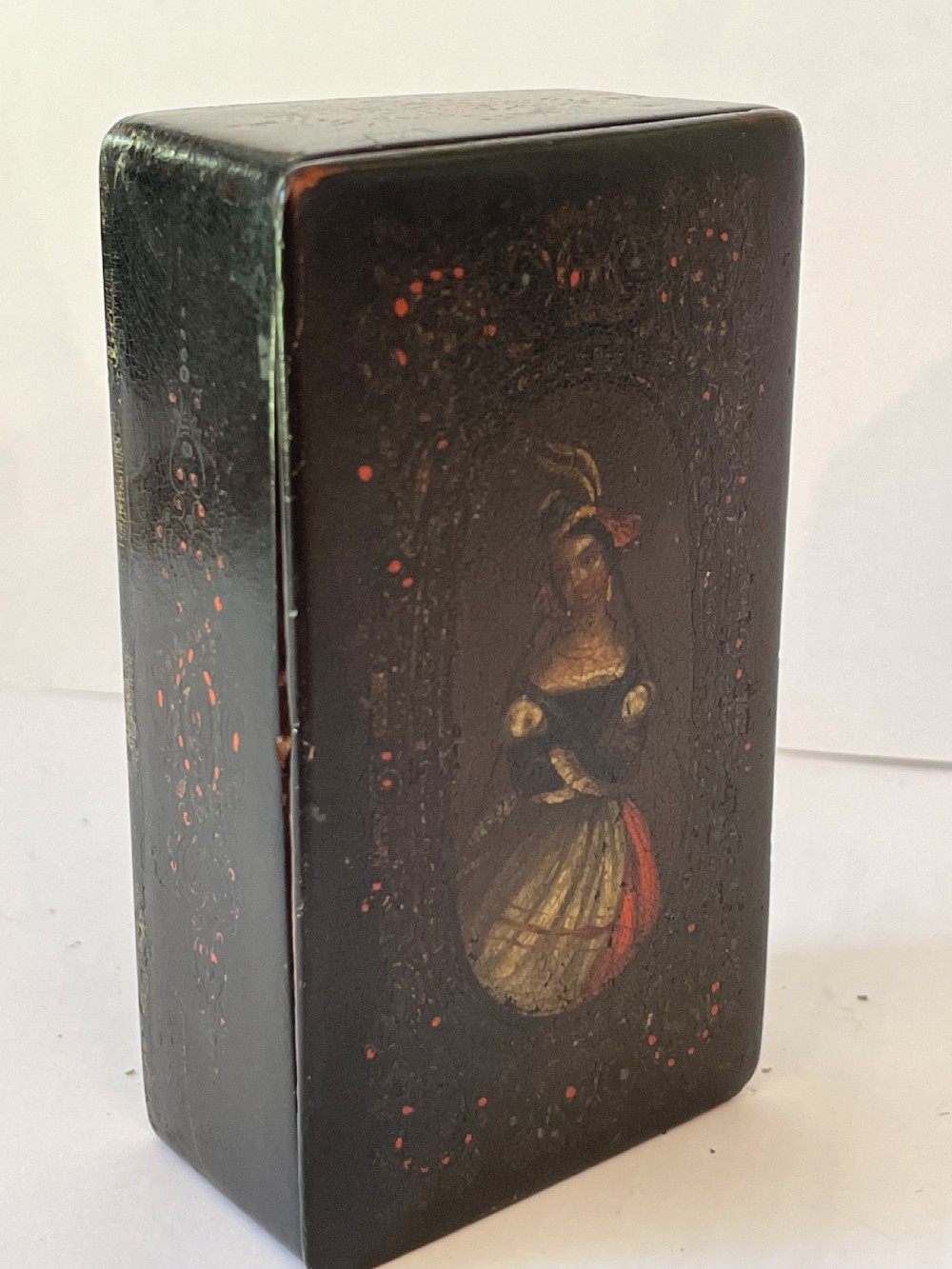 Early 19th C German papier-mâché Snuff Box View III
