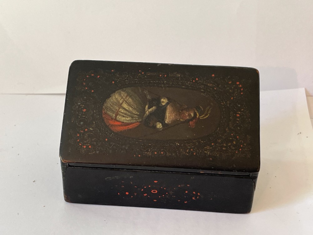 Early 19th C German papier-mâché Snuff Box View IV