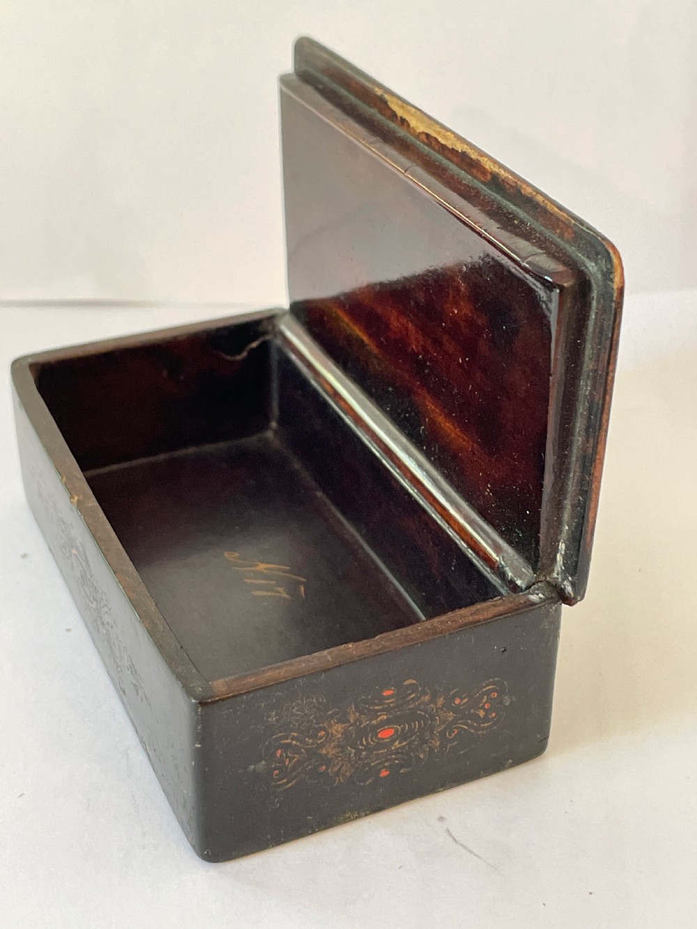 Early 19th C German papier-mâché Snuff Box View V
