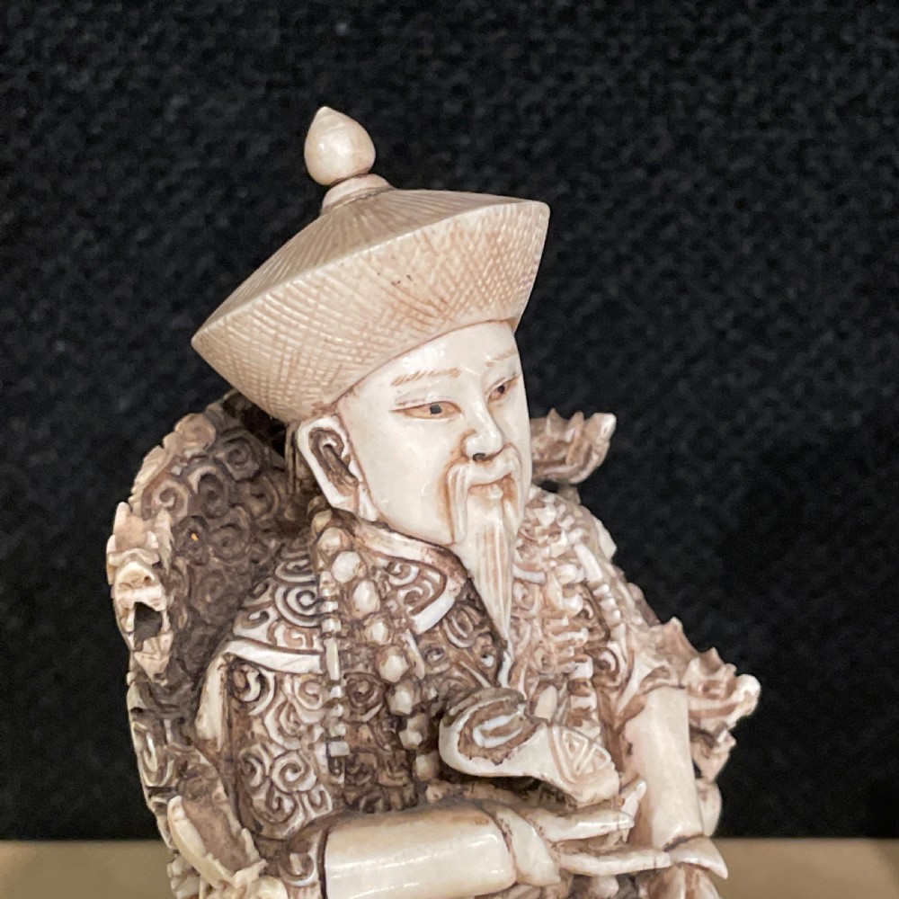 A finely carved pair of Chinese Ancestral figures C1900 View IV