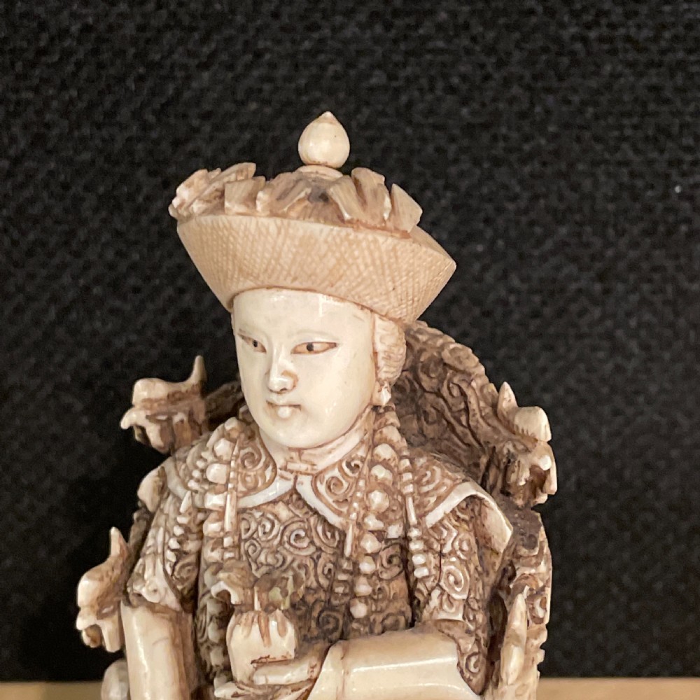 A finely carved pair of Chinese Ancestral figures C1900 View VII