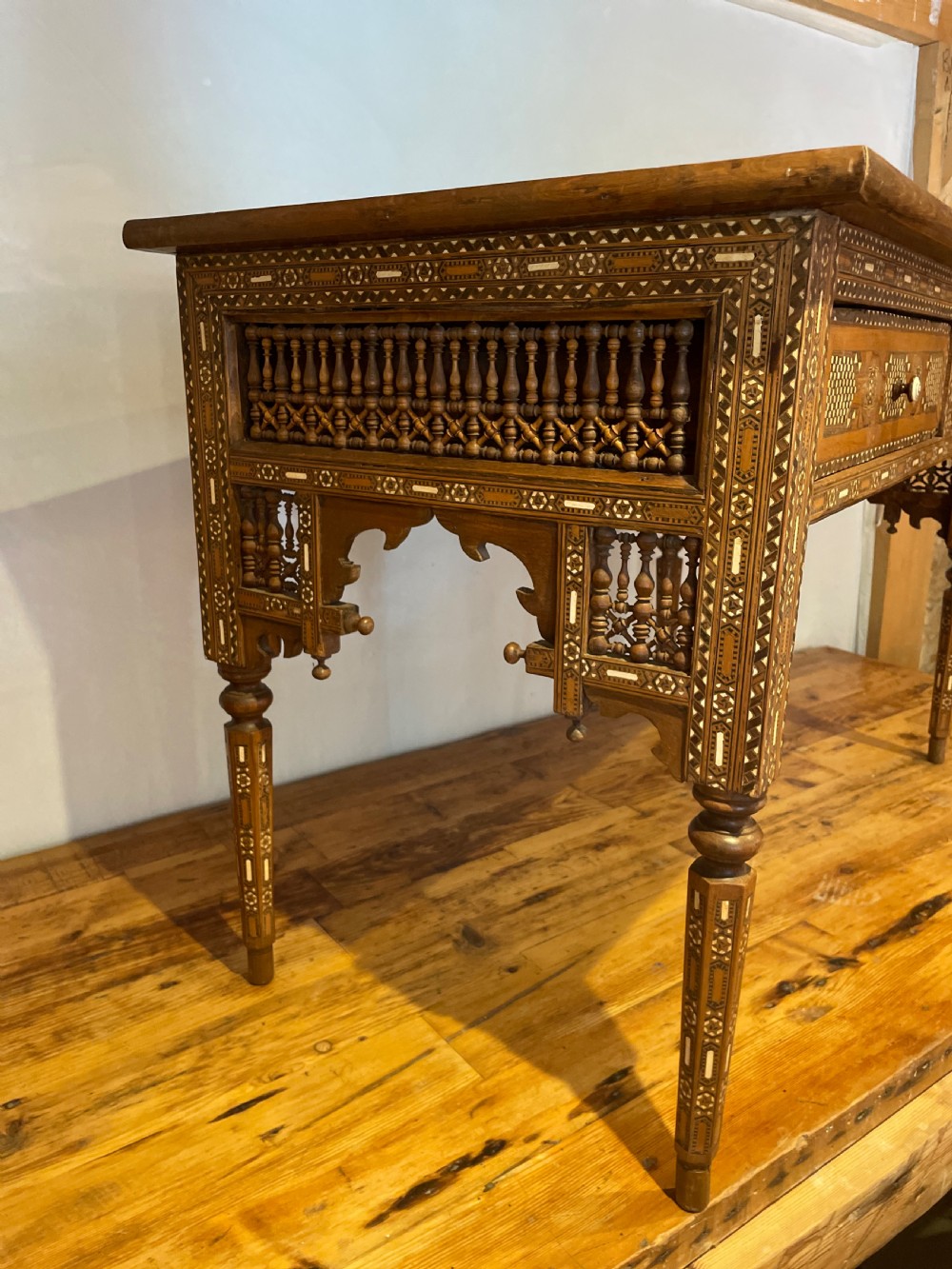 Wonderful Ottoman period Damascus ware Desk View X