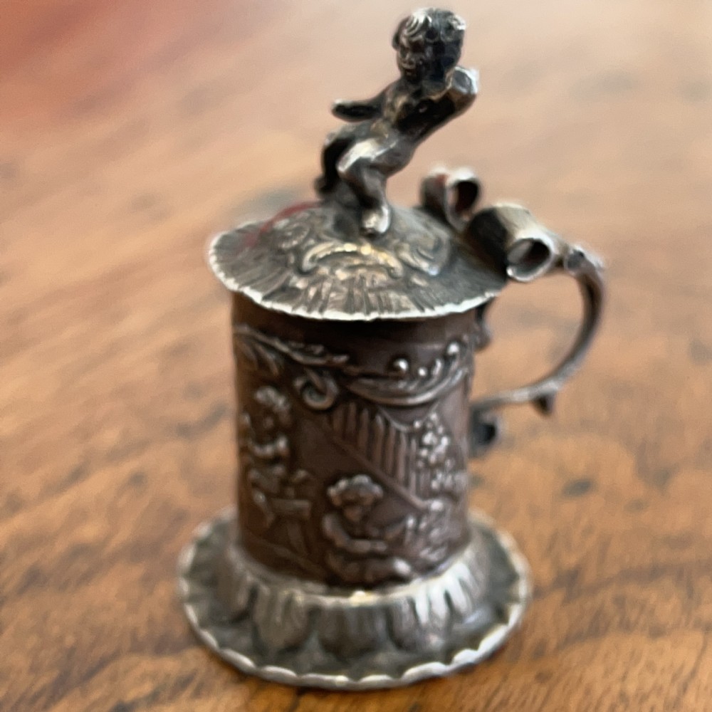 Small Continental Silver Tankard decorated with Cherubs,  Hanau late 19th c View II