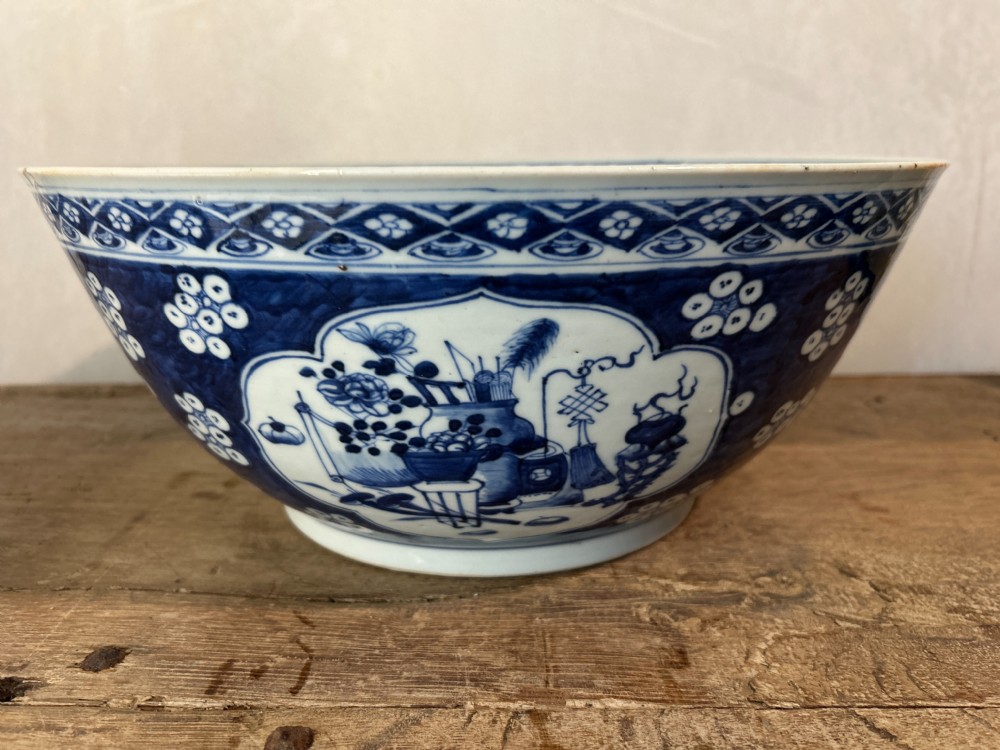 Large 19thc Chinese  Blue & White bowl decorated in the antiques pattern View V
