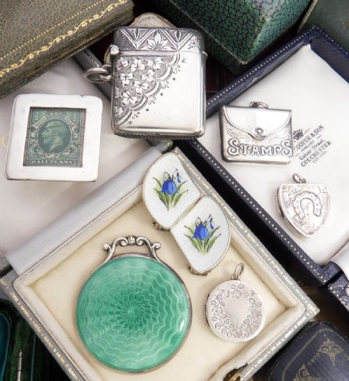 WOODBRIDGE ANTIQUES PROFILE PHOTO WHICH LINKS TO DEALER PAGE