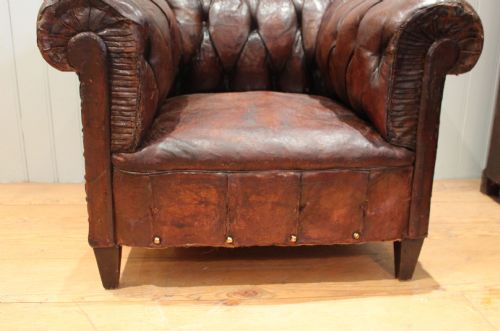 fig 1. Edwardian Leather Chesterfield Chair (England, c. 1910)
